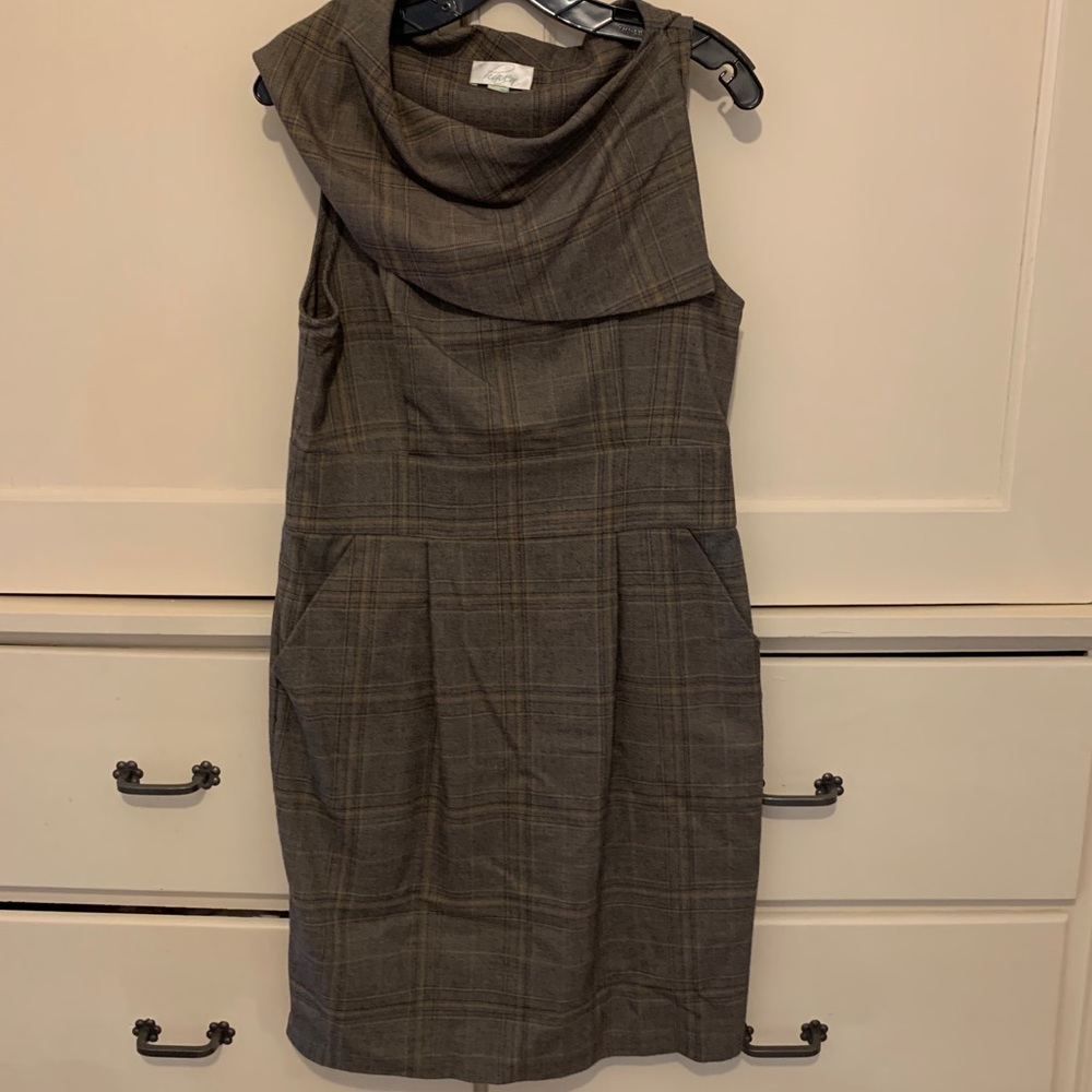 Plaid dress with collar